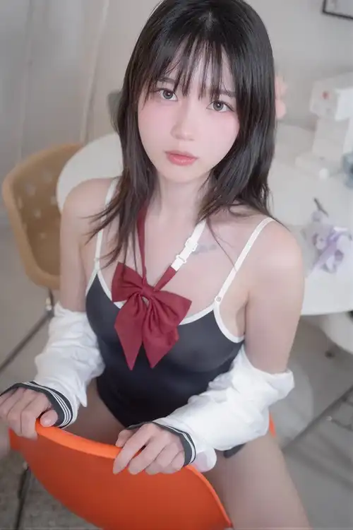 最新AI女子高校生　制服、水着、ヌード画像