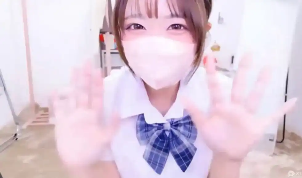 【ストリップチャット】aki_zzzさん　Hカップ巨乳・20歳学生　エロライブ